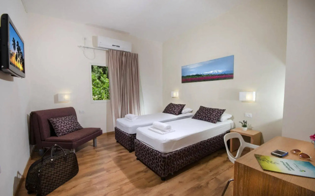 Kibbutz Malkiya Travel Hotel