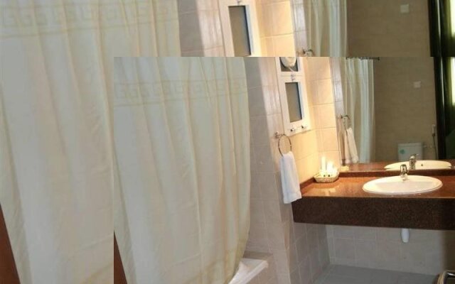Reem Hotel Apartments