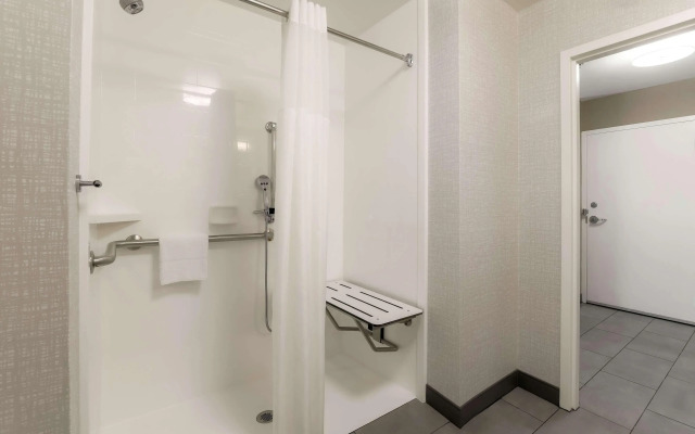 Hampton Inn & Suites Pittsburgh-Downtown