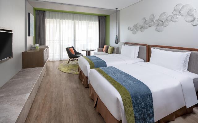 Holiday Inn Санья