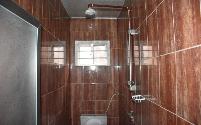 Kituri Royal Inn