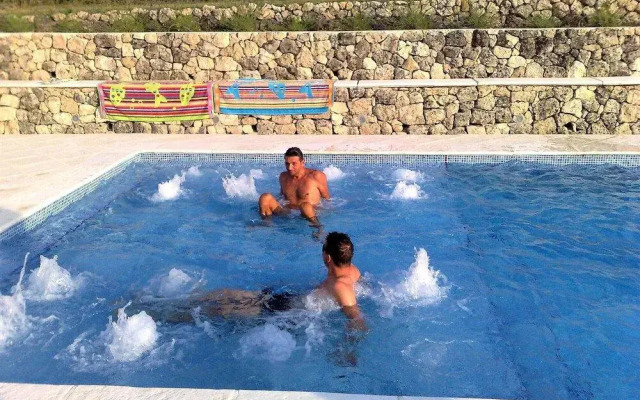 B&B With Charm - Quiet With Kitchen & sw Pool