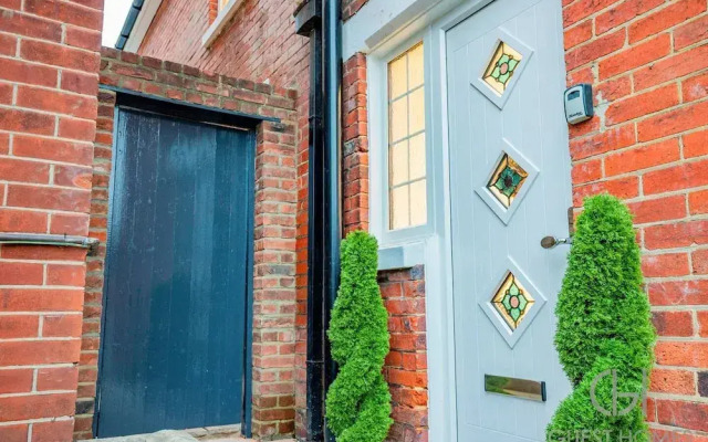 Host Stay Broadland House