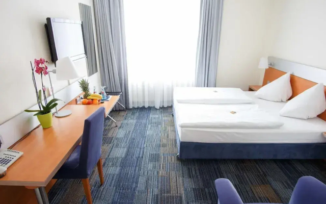 Senator Hotel