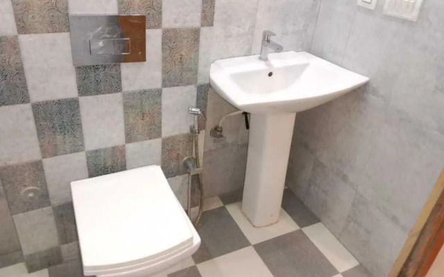 Pop 90621 Hotel Vedant
