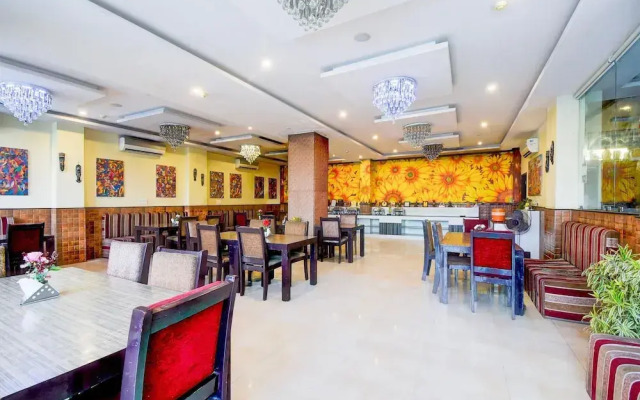 Luxury Stays With Pool Near Akshardham Temple
