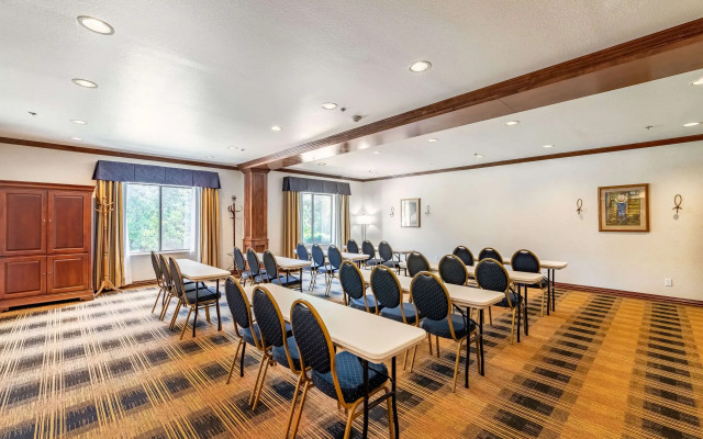 Quality Inn & Suites