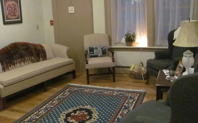 Oak Valley Inn & Suites