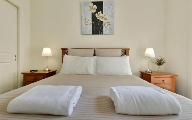 Spacious 2 Bed, 2 Bath Villa, CBD Location