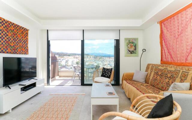 Newly Refurbished 2BED Apartment in Residence Infinity, Pool by Rafleys