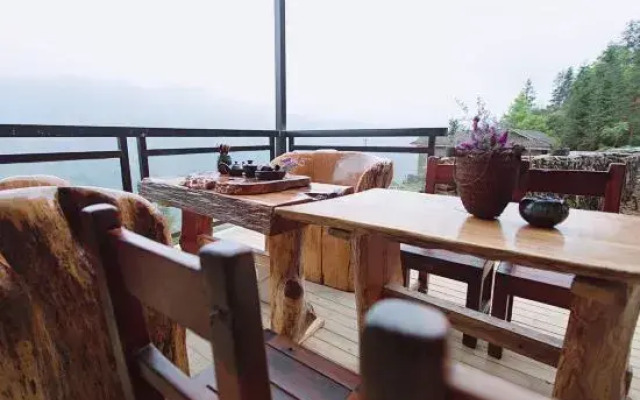 Longji Terraced Field Yunduan Scenic Homestay (Ancient Zhuang Village)