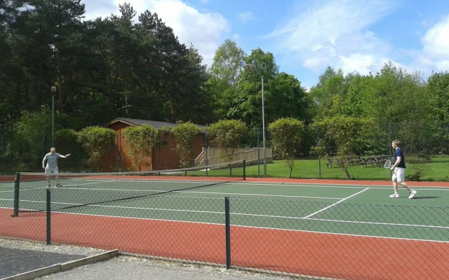 Hollicarrs Long Lane Lodge