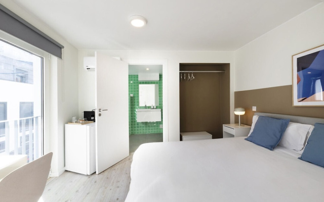 Lisbon Oriente Suites by Olala Homes