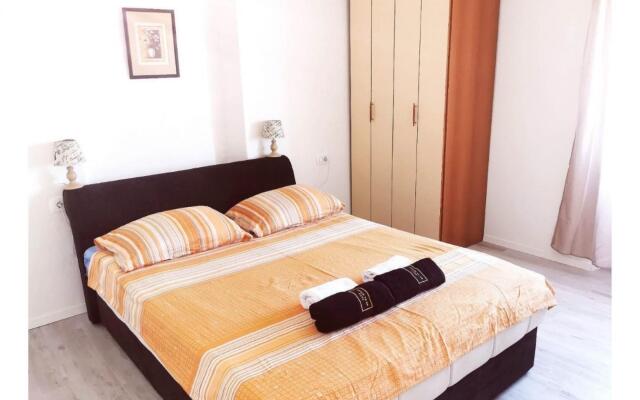 Darka - free parking - A2 Veliki(3+1)