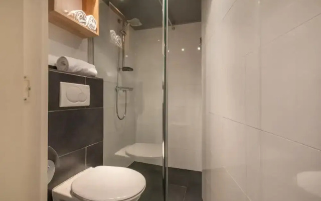Snug Apartment Near sea