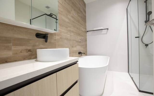 Taste of Art! Stunning Townhouse Stay@moonee Ponds
