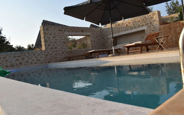 Luxury Villa With Private Pool Kika Residences