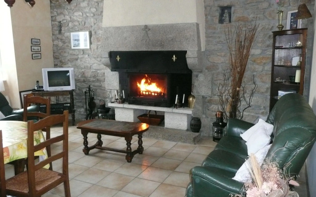 Semi-detached House, Guisseny