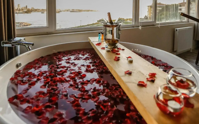 Melek Hotels Moda