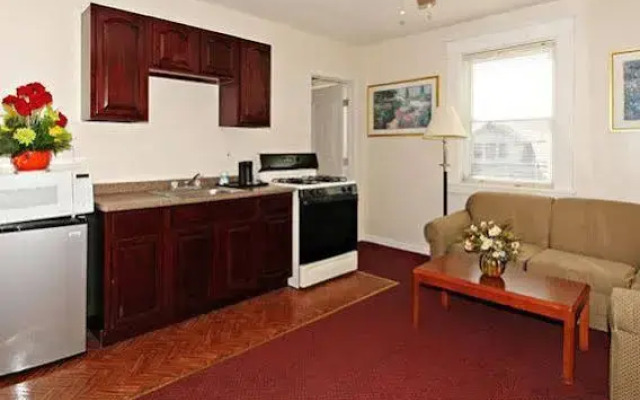 Rodeway Inn & Suites