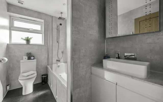 Sunset Townhouse With Free Parking