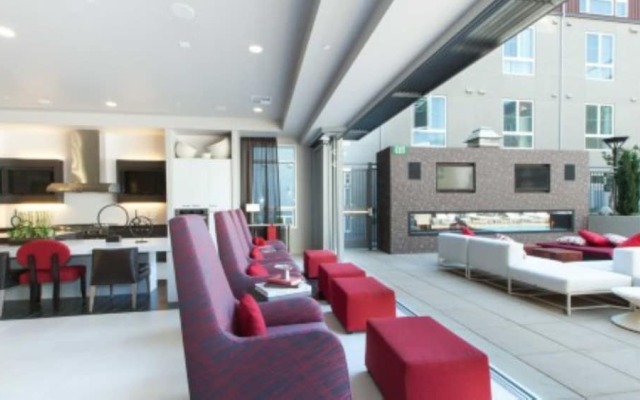 Global Luxury Suites in the Heart of Silicon Valley