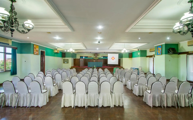 Bali Taman Beach Resort & Spa - Lovina