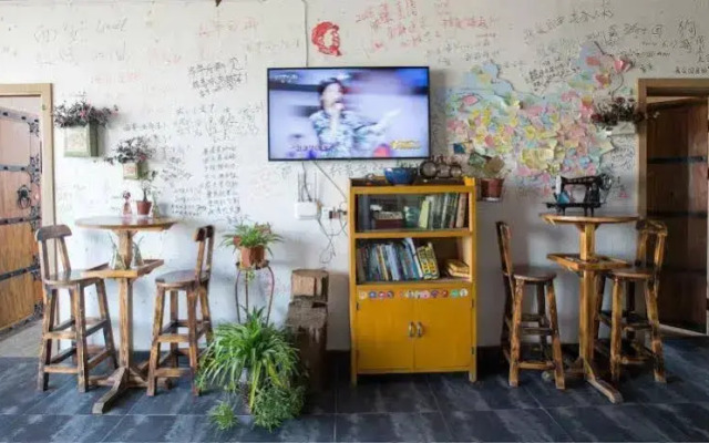 Zerg Backpackers Youth Hostel