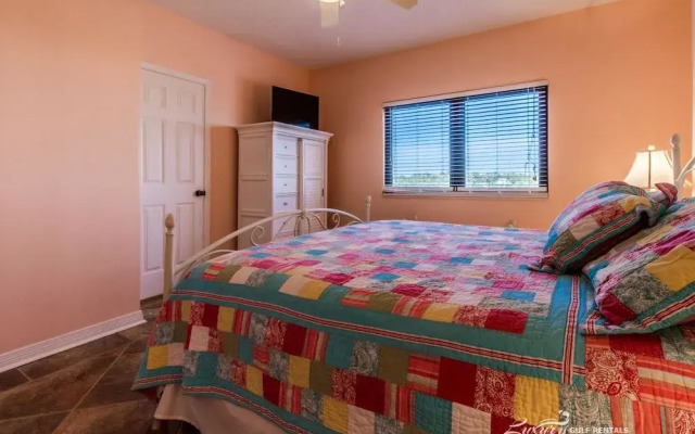 Four Seasons by Luxury Gulf Rentals