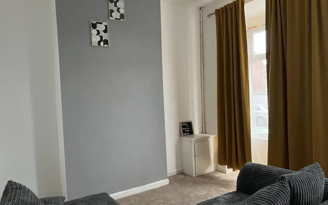Smethwick/uk/2 Bedroom House/tv/wifi