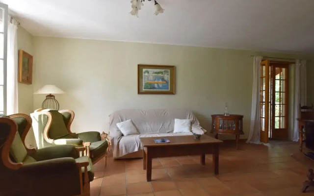 Modern Holiday Home in Languedoc-roussillon With Pool
