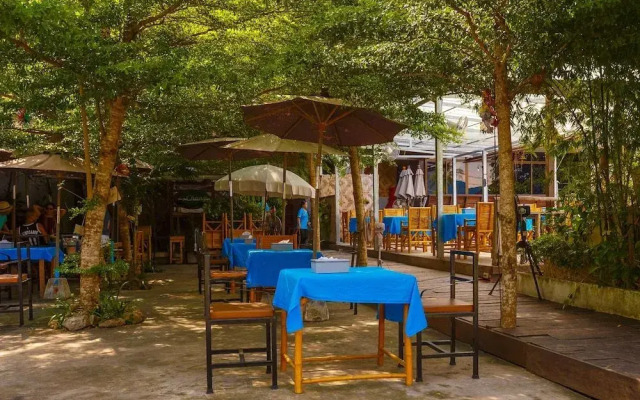 The Aristo Beach Front 713 by Holy Cow