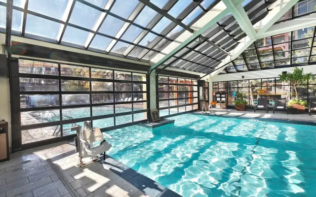 3701a Westgate 1 Bedroom Condo by RedAwning