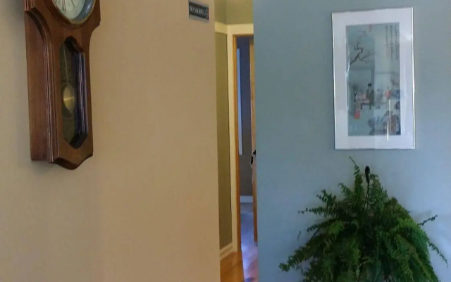 Eileen's Bed & Breakfast - Guest House