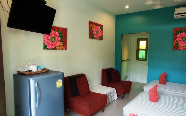 Baanrak Amphawa Homestay