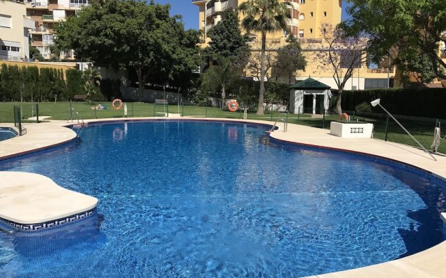 Apartment With 2 Bedrooms in Benalmadena, With Wonderful sea View, Poo