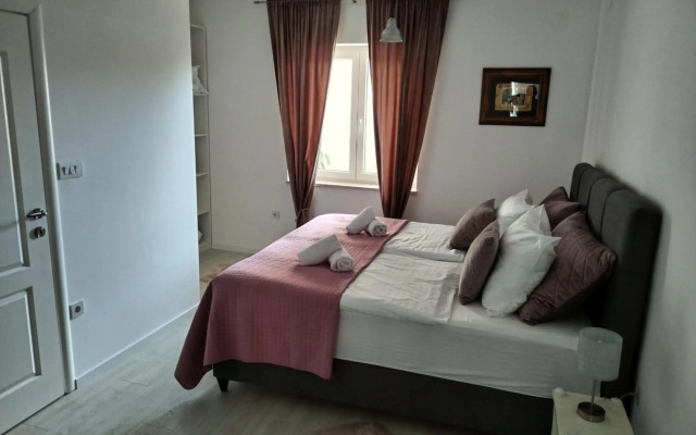 Šjor 2 BDR Apartment w grill