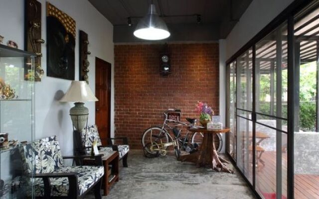 Mon Lodge & Yoga Donmuang