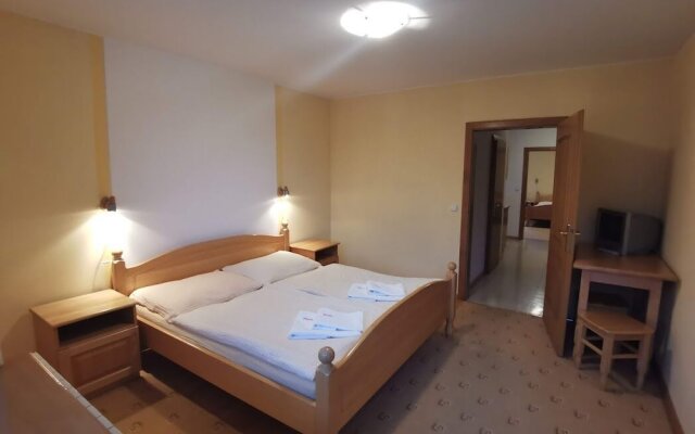 Rooms and Apartments Panker