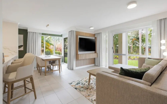 Coral Coast Apartments Palm Cove AVC