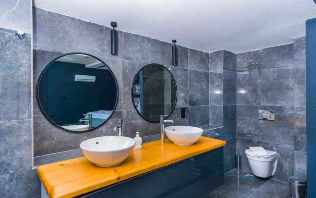 Lux Villa With Inf Pool Jacuzzi - All Rooms w AC