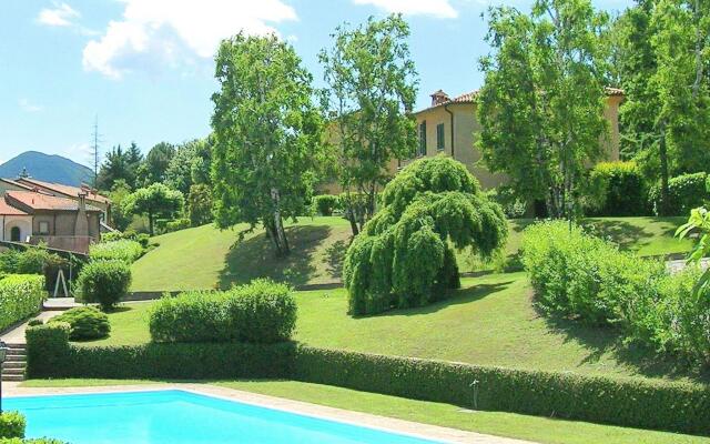 Garden-view| 2 Swimming Pools| Tennis Court| Italian Lakes