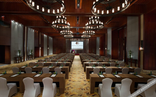 DoubleTree Resort by Hilton Hainan Qixianling Hot Spring