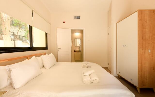 Beachside 3-BR Apt Perfect for Families