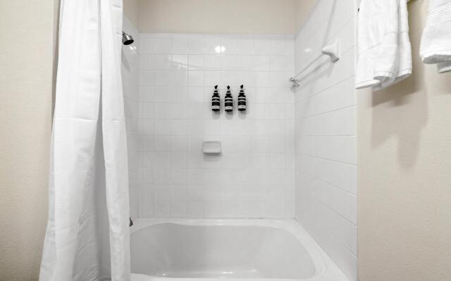 Arlington | Artistic 2BD/2BA Apartment
