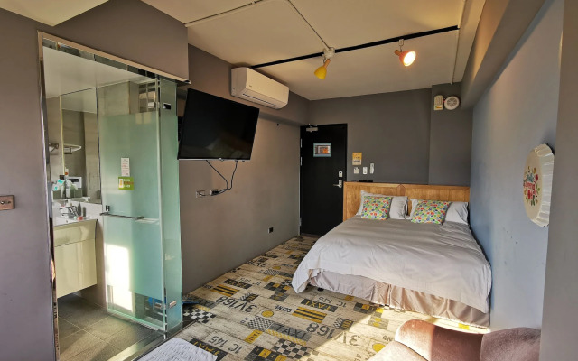 Slow Wow Hot Spring Hotel