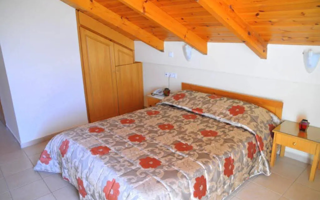 Brati II Beach Hotel