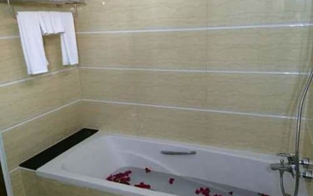 Grand Ngwe Saung Resort