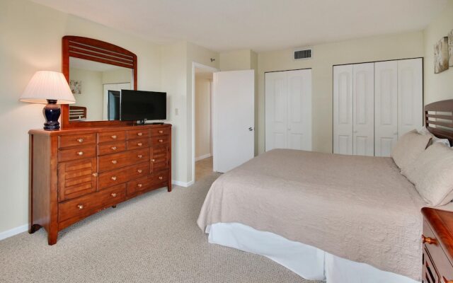 Trillium 2A Desired South Corner/large Balcony/beach Views!