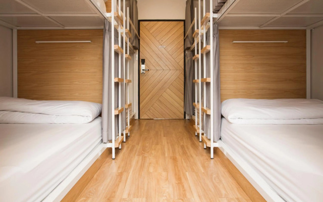 Bed One Block Hostel